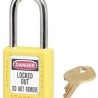 candado master lock amarillo llave diferente